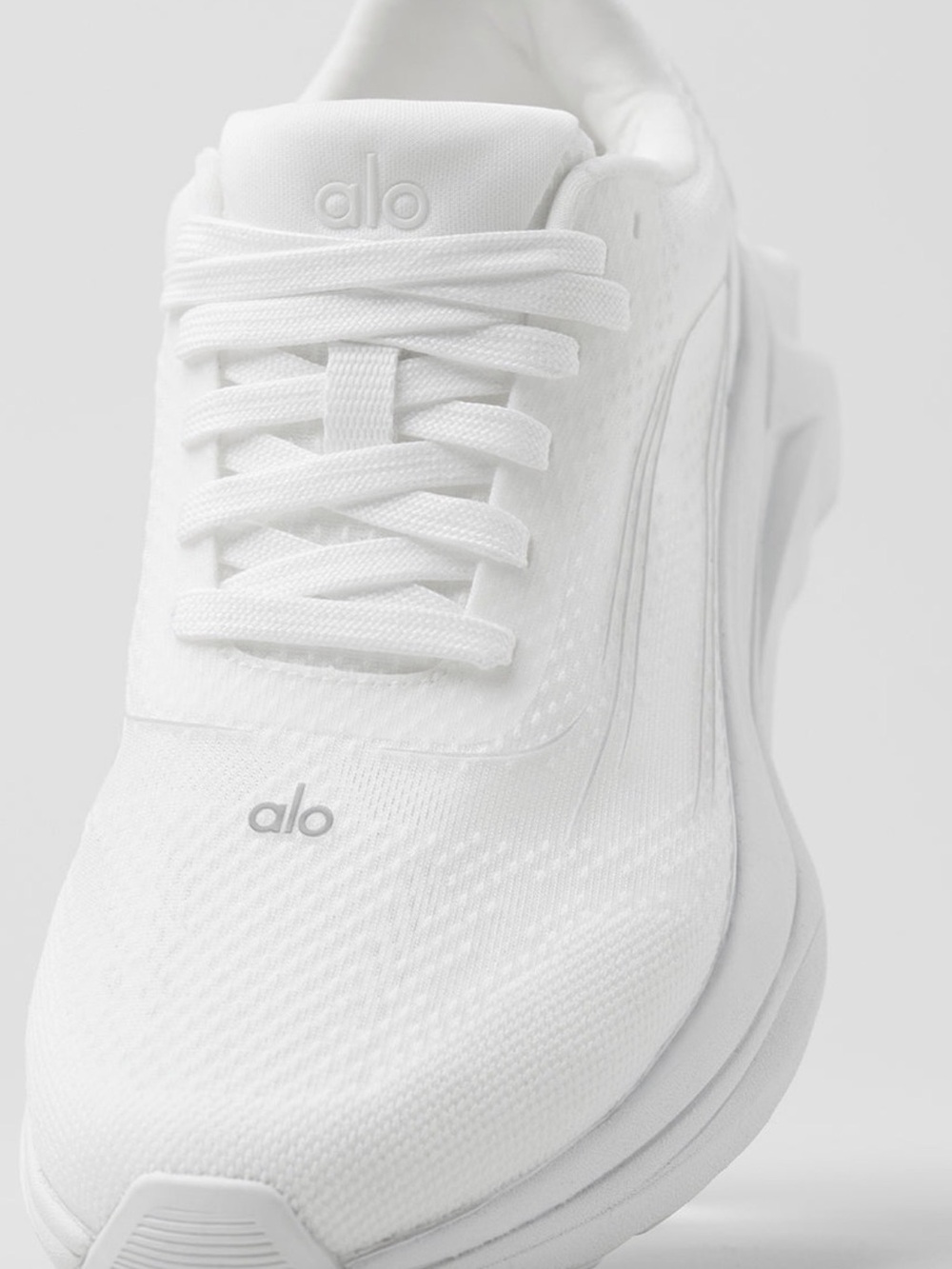 NWT - ALO Runner - White/White - size 7.5
